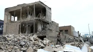 Azerbaycan'ın İran'a gönderdiği yardım kamyonları