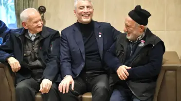 Darülaceze ziyareti sırasında çekilen fotoğraf