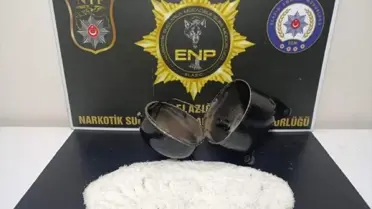 Operasyon sırasında ele geçirilen uyuşturucu paketleri