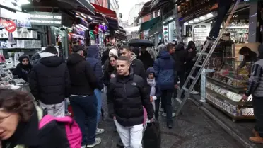 Eminönü'nde bayram alışverişi kalabalığı