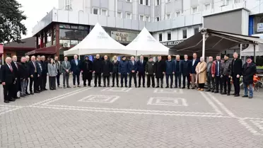 Tören alanındaki bayramlaşma