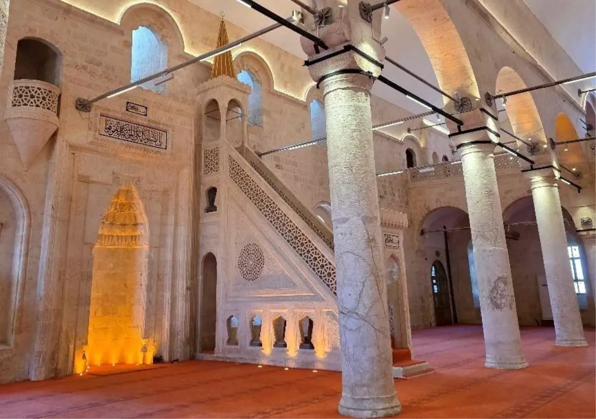 Üç Tarihi Camii Bayram Coşkusuyla Yeniden İbadete Açıldı