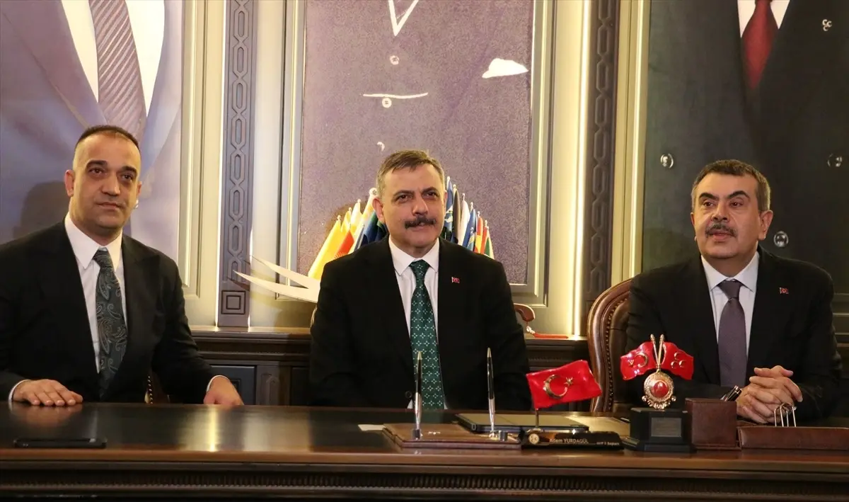 Erzurum’da AK Parti’nin Ahde Vefa İftarı ve Bayramlaşma Etkinliği Coşkuyla Gerçekleşti