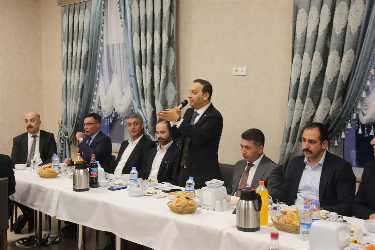 MHP Sivas Milletvekili Özyürek, Zara'da İftar Buluşmasıyla Partilileri Bir Araya Getirdi