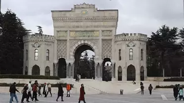 Erdoğan imza atarken