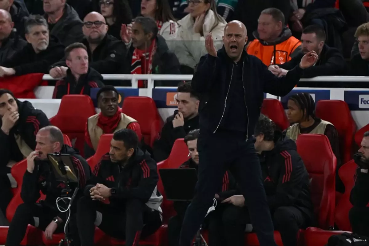 Arne Slot'tan Şok Açıklama: Sakatlanan Oyuncu Takımın Avantajına Dönüştü