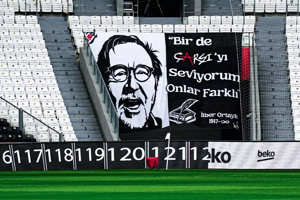 Beşiktaş, İlber Ortaylı’yı Anarak Saygı Duruşu Yaptı