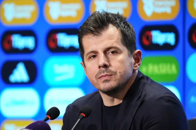 Maç sonrası Emre Belözoğlu sahada