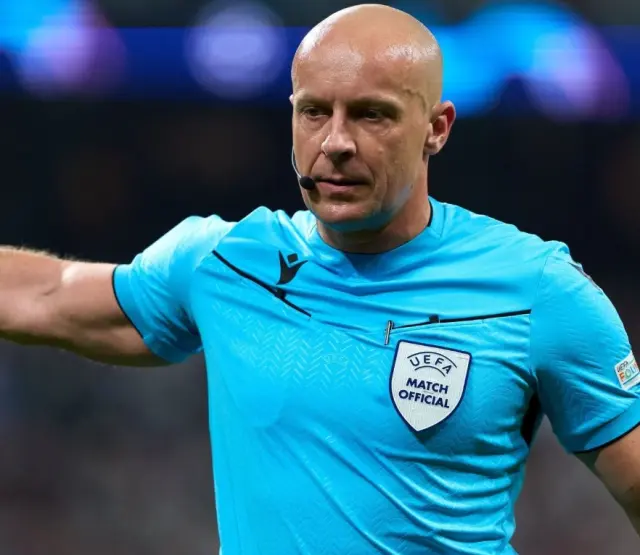 Hakem değişikliği sonrası sahadaki an