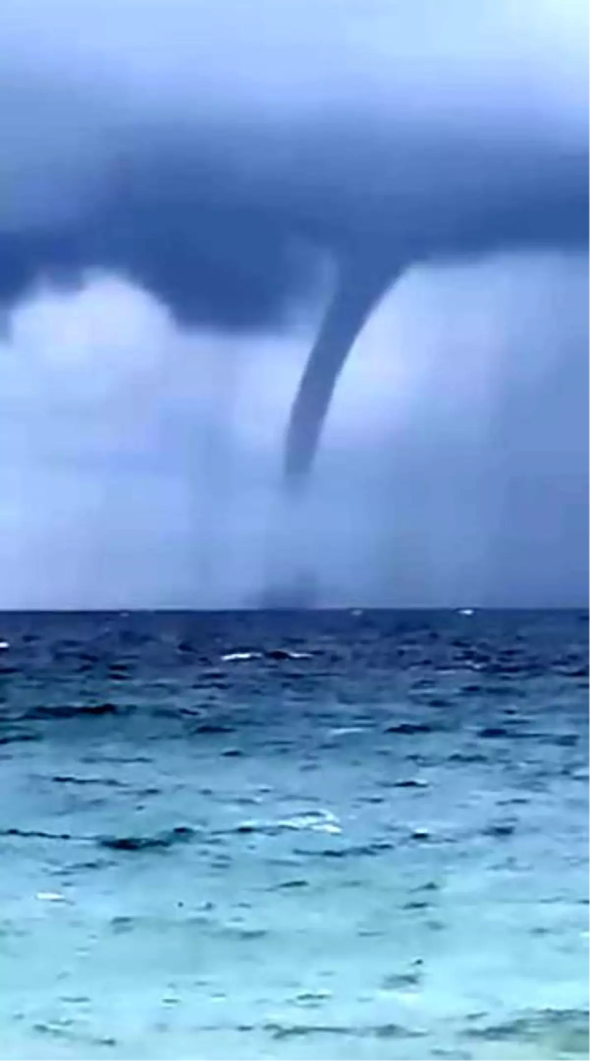 Antalya’nın Kumluca Sahilinde Şok Eden Deniz Hortumu Görüldü
