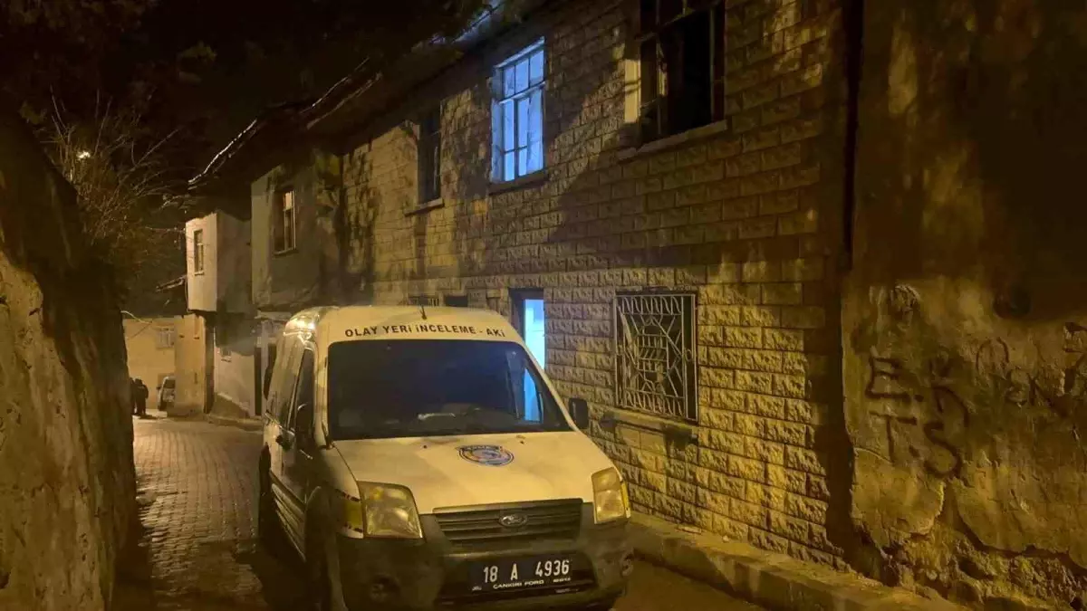 Çankırı’da İki Kişi Hayatını Kaybetti: Çift Katlı Ahşap Evde Şiddetli Yangın