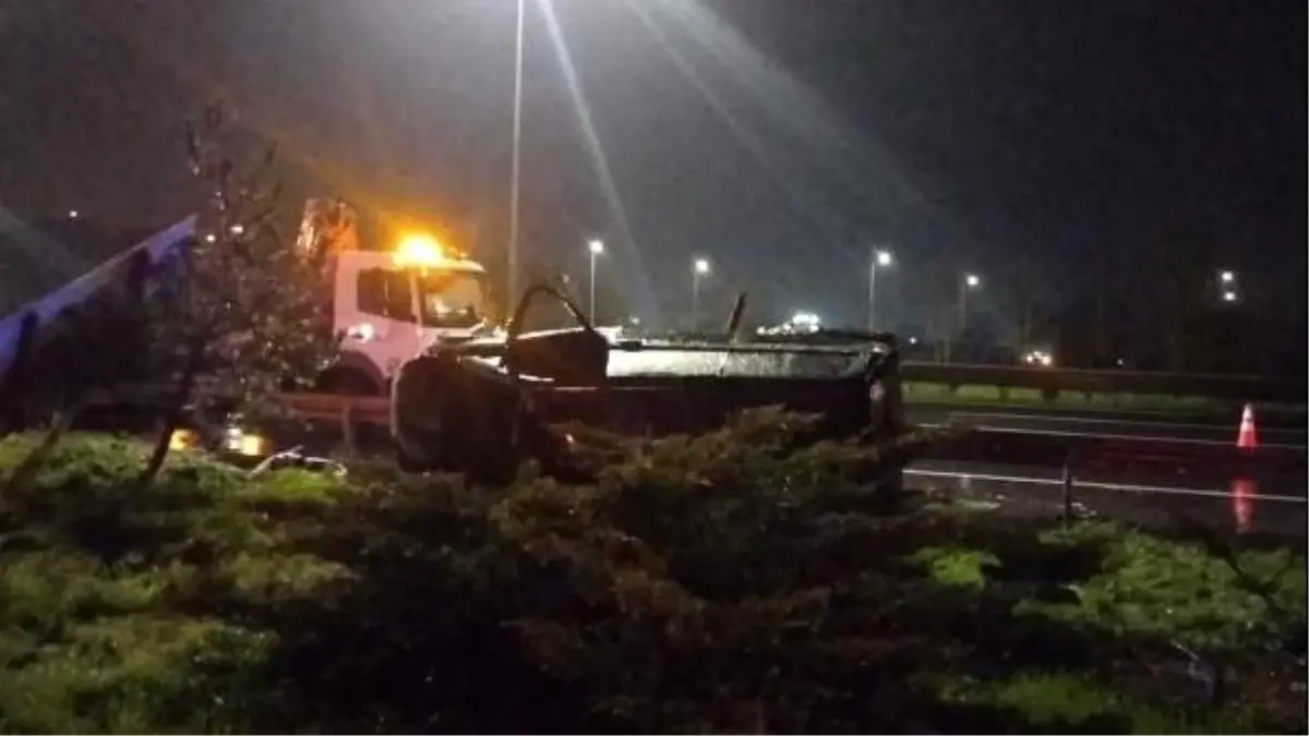 Çekmeköy'de Kontrolsüz Araç Takla Attı: 1 Ölü, 1 Yaralı