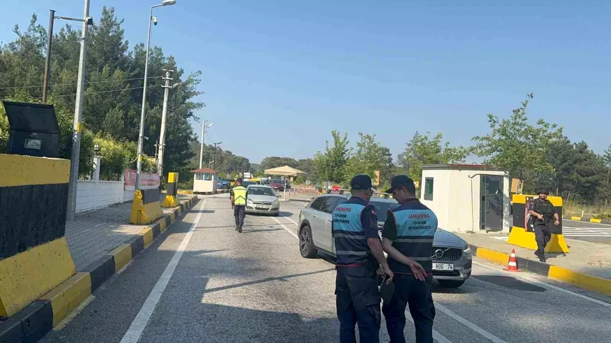 Marmaris ve Datça’da Bayram Tatili Araç Yoğunluğu Rekora Ulaştı