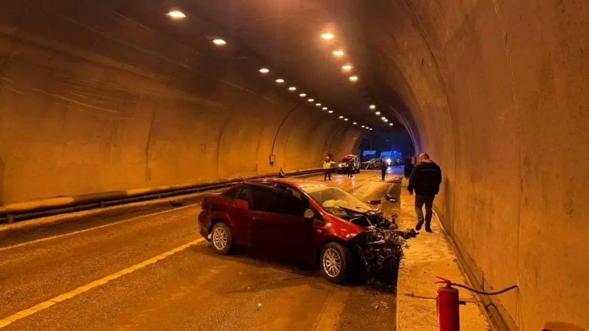 Karabük-Yenice Tünelinde İki Araç Çarpıştı: 7 Yaralı