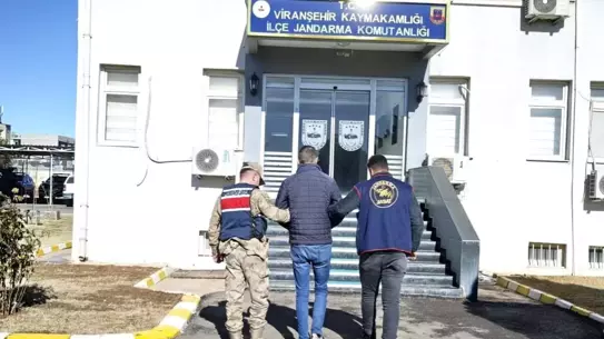 Jandarma ekipleri kaçak mahkumun yakalanma anı