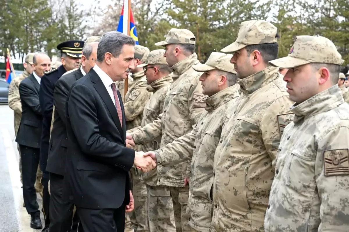 Erzurum Valisi Baruş, Güvenlik Güçleriyle Bayram Coşkusu Yaşadı