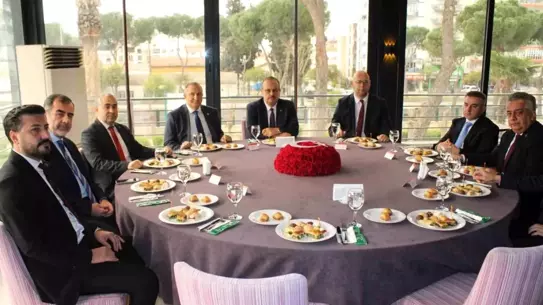 Aydın’da Ramazan Bayramı Resmi Töreni Valilikte Coşkuyla Gerçekleştirildi