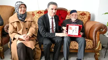 Erzurum Valisi Aydın Baruş, Kore Gazisi Recep Kekeç'i Ziyaret Etti