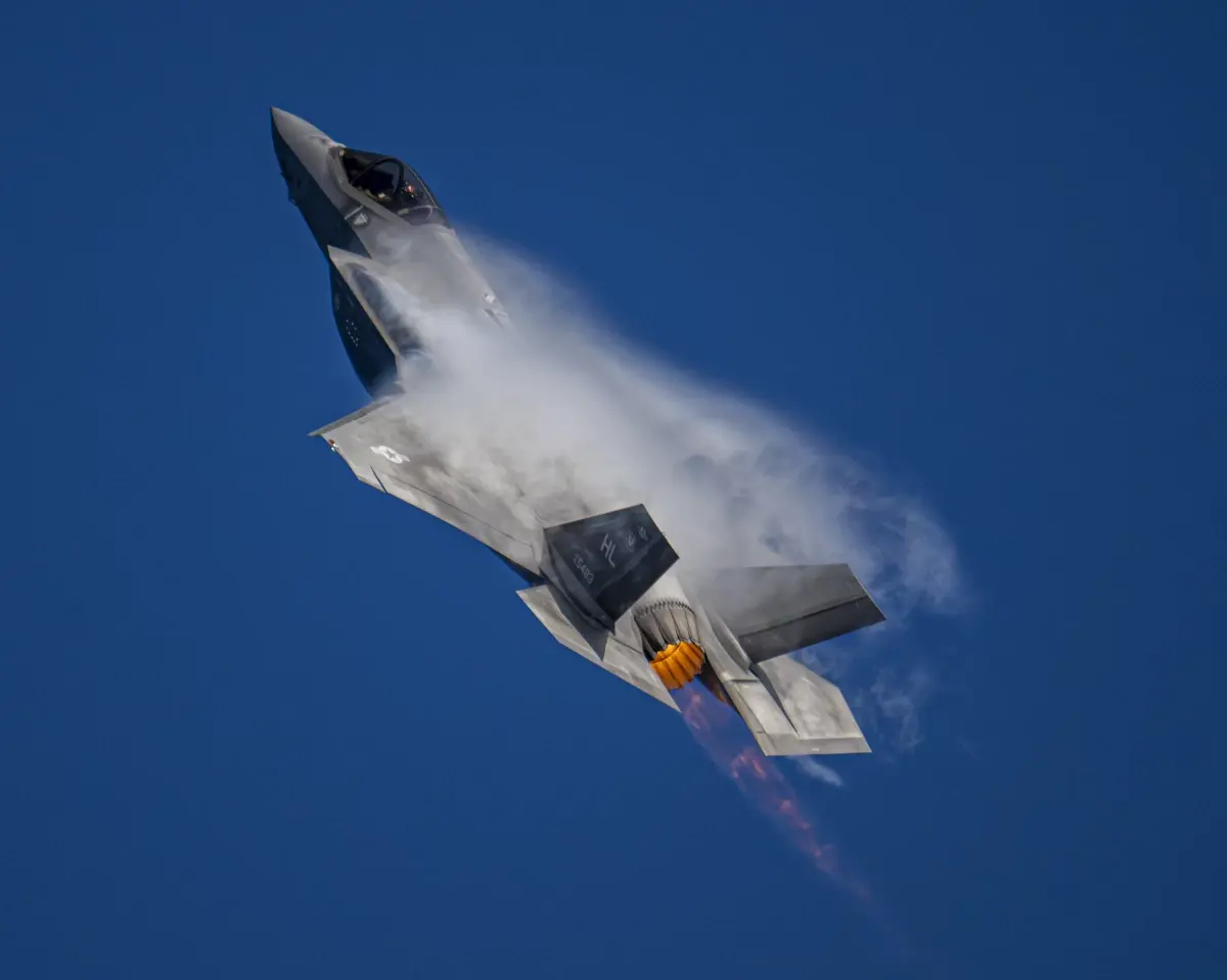 İran Hava Savunması ABD'ye Ait F-35'i Vurdu, Uçak Acil İniş Yaptı