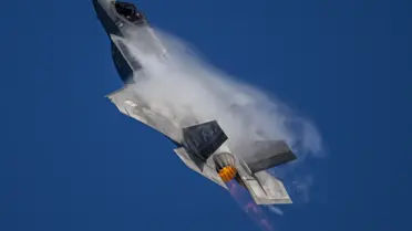 İran Hava Savunması ABD'ye Ait F-35'i Vurdu, Uçak Acil İniş Yaptı