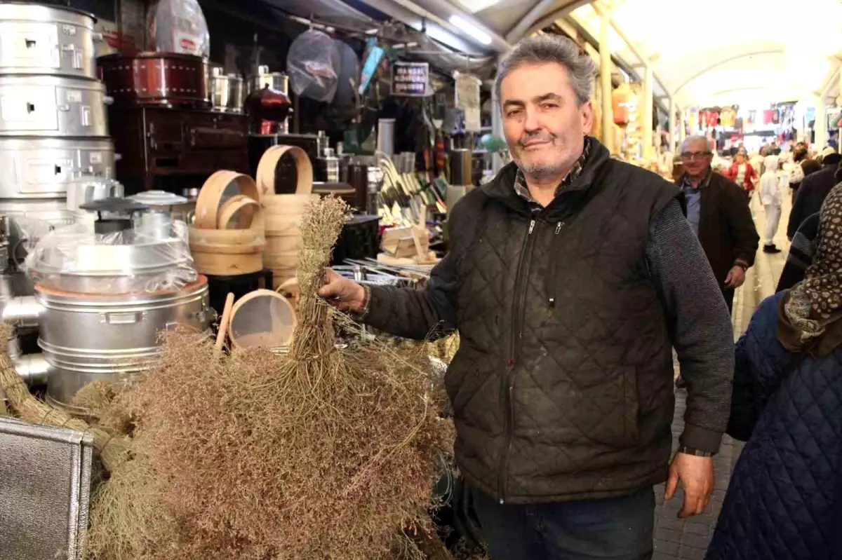 Kırsal Çalı Süpürgeleri: Geleneksel El İşçiliği ve Teknolojiye Karşı Direniş