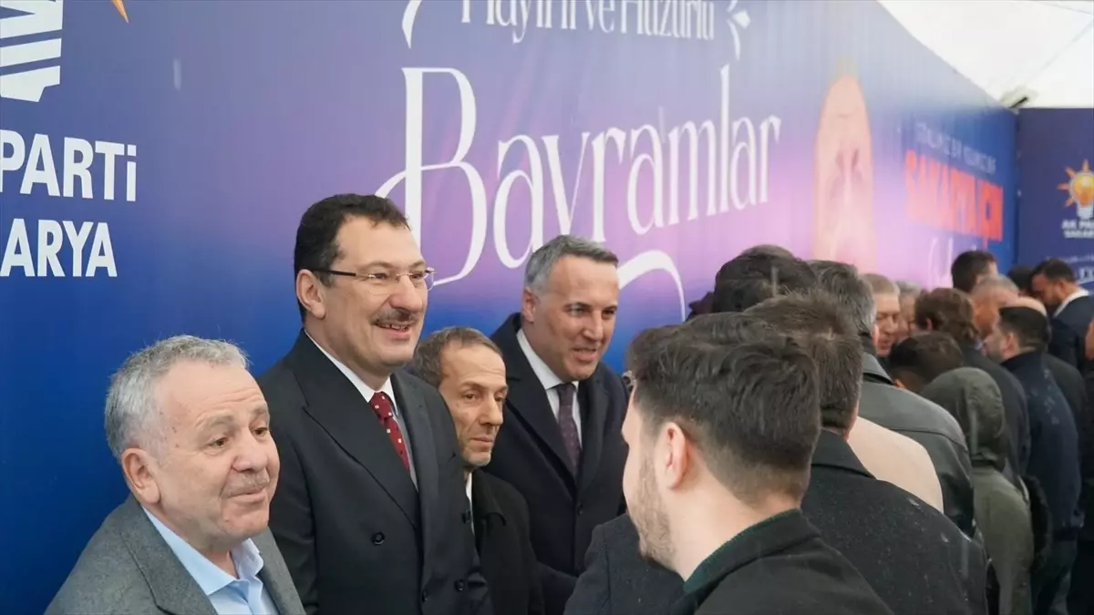 Sakarya’da AK Parti Teşkilatı’nın Bayramlaşma Etkinliği Coşkuyla Gerçekleşti