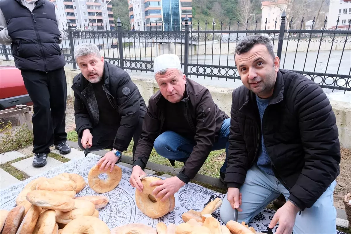 Bozkurt'ta Bayram Geleneği: Helva ve Ekmek Paylaşımı Yeniden Canlandı