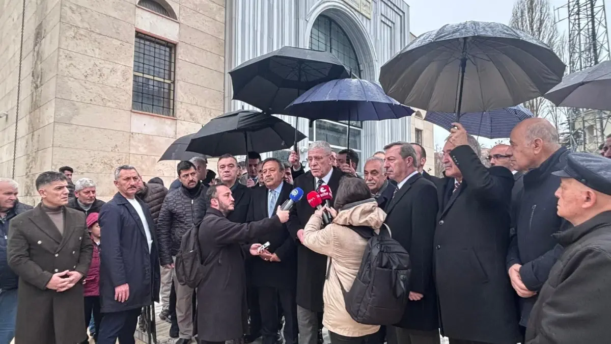 Müsavat Dervişoğlu'ndan Bayramda Birlik ve Barış Çağrısı