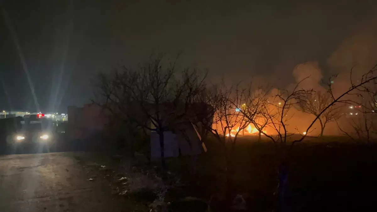 Kayseri'de Bir Evin Bahçesinde Çıkan Yangın Hızla Söndürüldü