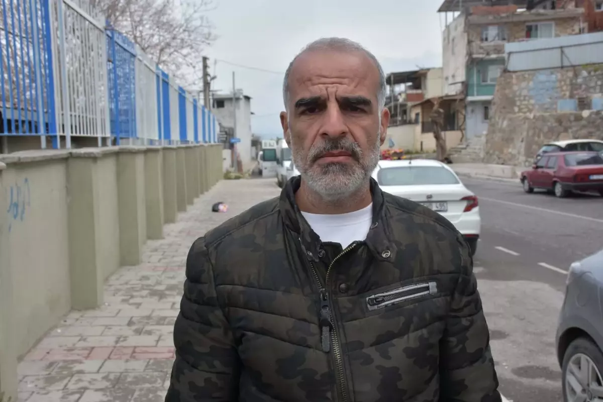 İzmir'de Ehliyetsiz Sürücünün Yol Açtığı Trafik Kazası: Motokurye Hayatını Kaybetti