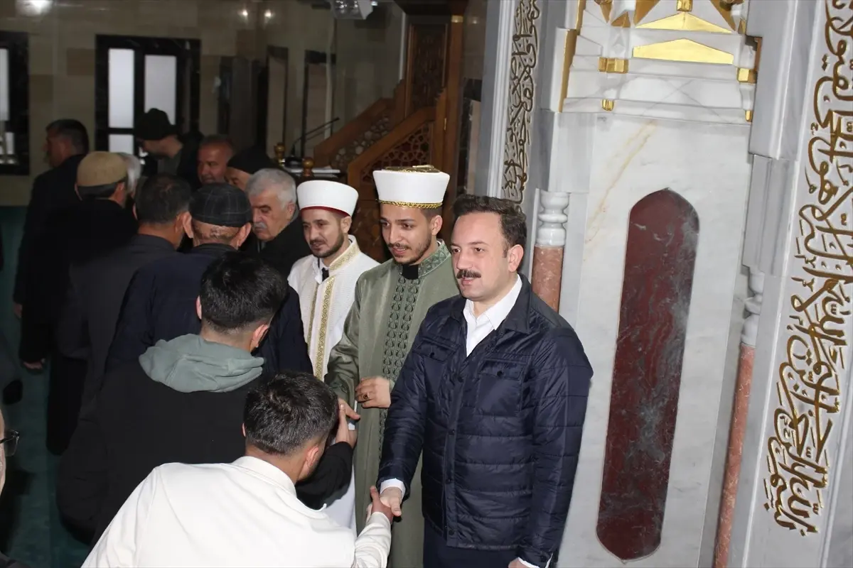 Malazgirt’te Ramazan Bayramı Namazı Coşkuyla Kılındı