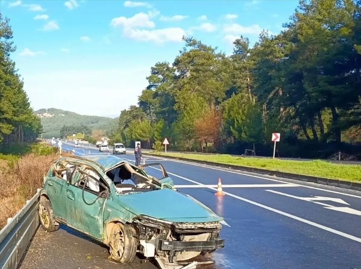 Muğla’nın Yatağan İlçesinde Bariyere Çarpan Otomobilde 1 Kişi Hayatını Kaybetti