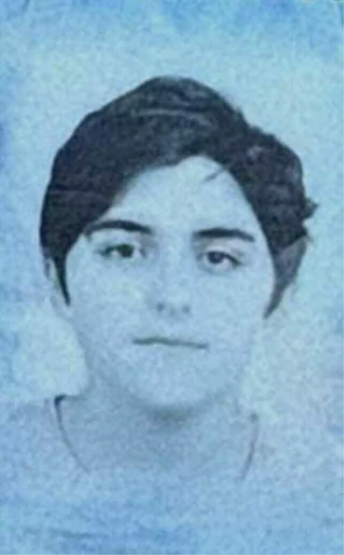 İnegöl'de Kaygan Yolda Otomobil Reklam Panosuna Çarptı: 1 Ölü, 2 Yaralı