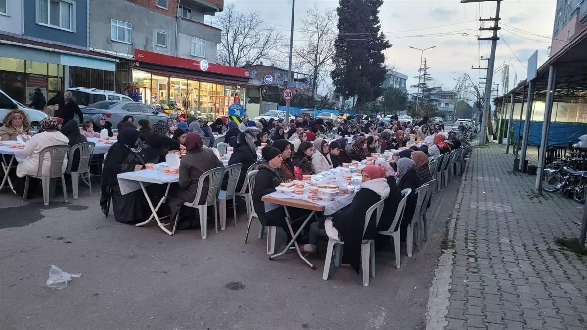 Samsun Çarşamba’da Mahalle İftarıyla Birlik Sofrası Açıldı