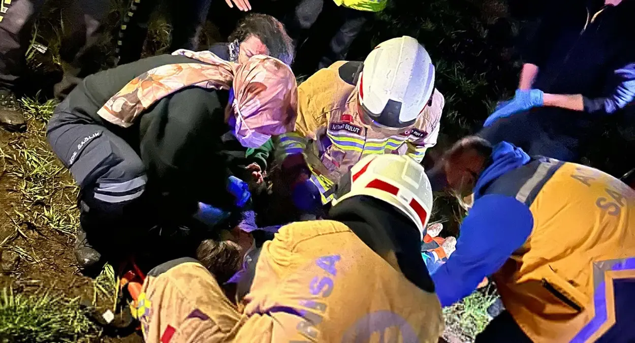 Manisa’nın Kula İlçesinde Yağışlı Havada Trafik Kazası: 1 Ölü, 3 Yaralı