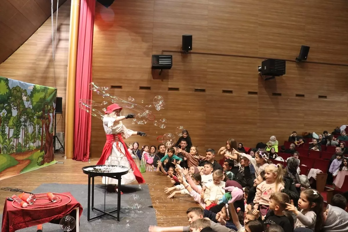 Sakarya’da Çocukların Kalbine Dokunan Tiyatro Atölyesi