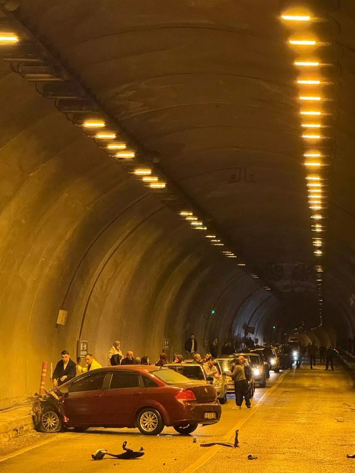 Yenice'de Tünel Girişinde Çarpışma: 7 Kişi Yaralandı