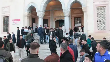 Sabancı Merkez Camii'nde Bayram Namazı sonrası kalabalık