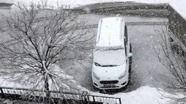 Karla kaplı Bitlis sokakları