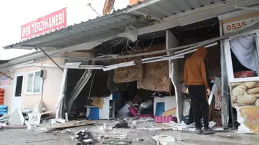 Prefabrik dükkanların hasar görüntüsü