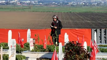 Antakya’da Ramazan Bayramı’nın İlk Gününde Mezarlık Ziyareti ve Dualar