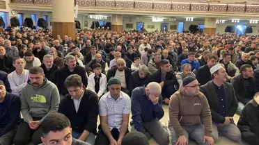 Bayram namazı sırasında cemaat