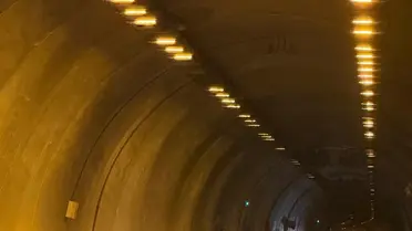 Kaza sonrası tünel girişinde oluşan hasar