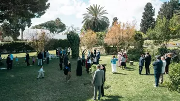 Büyükelçilikte bayramlaşan Türk vatandaşları