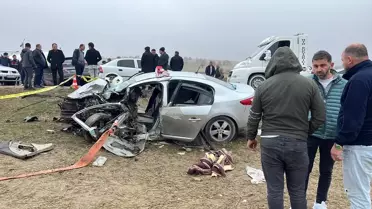 Kaza yerinde polis ve sağlık ekipleri