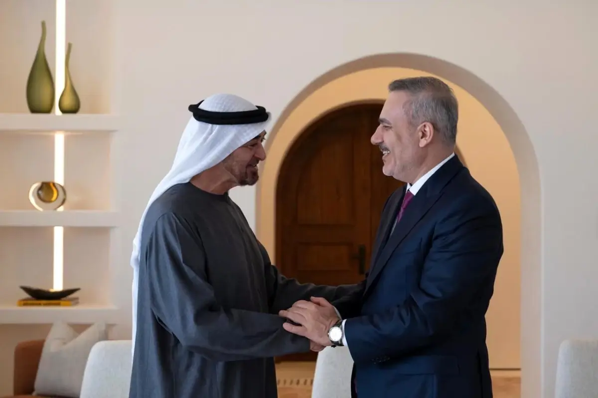 Hakan Fidan, BAE Devlet Başkanıyla Bölgesel Barış Görüşmelerinde Buluştu