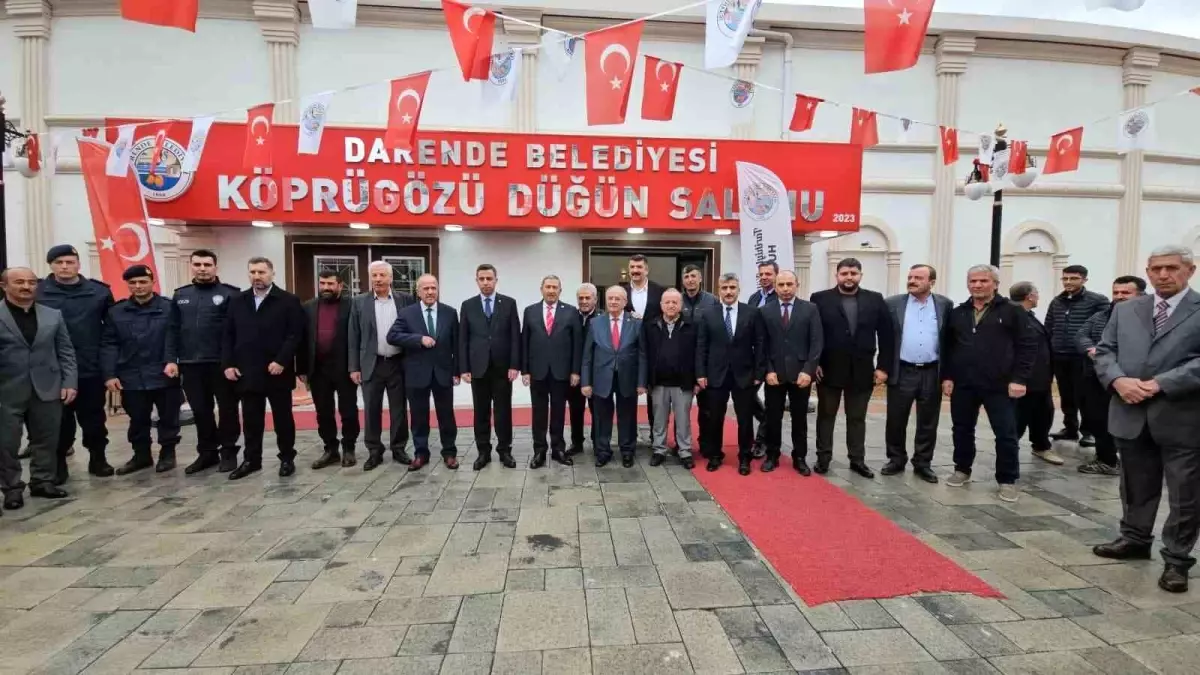 Darende'de Ramazan Bayramı Coşkusu: Kaymakam Şeref Gülyer ve Belediye Başkanı Alican Bozkurt Birlikte