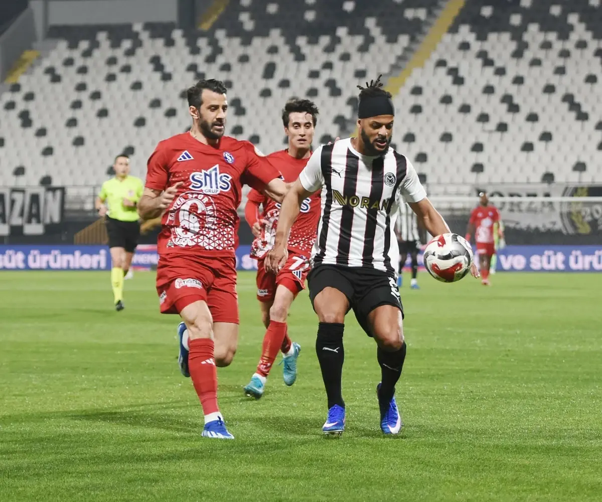 Manisa FK, Sivasspor'u Evinde Konuk Ediyor: 16:00'da Kritik Maç