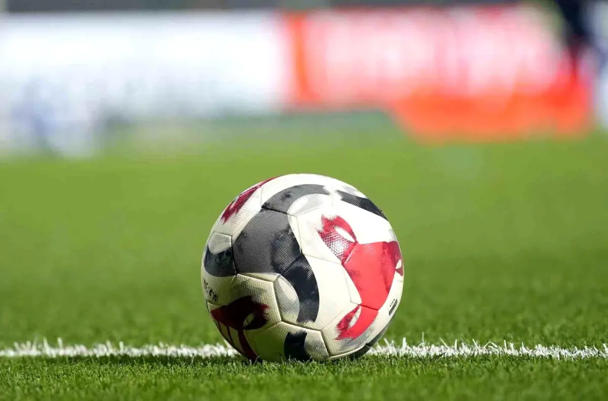 28. Hafta Süper Lig’de Büyük Çekişmeler: Trabzonspor‑Galatasaray ve Fenerbahçe‑Beşiktaş Karşılaşmaları