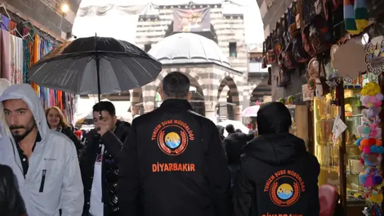 Turizm polisi şehir turunda